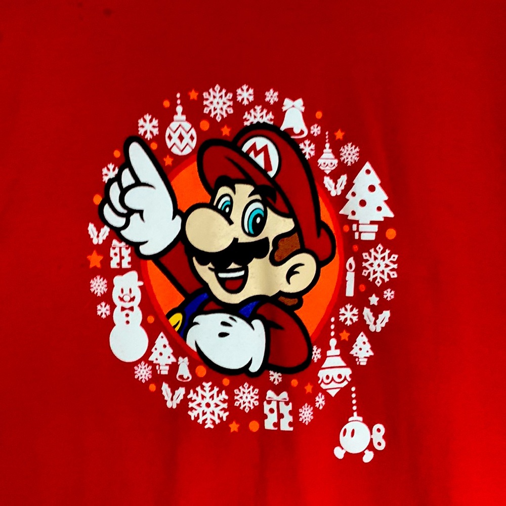 Nintendo Mario happy holidays T-shirt